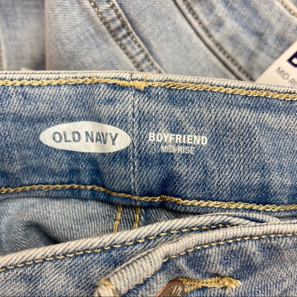 Old Navy Boyfriend Mid-Rise Jean Shorts size 26 Plus NWT - Picture 3 of 8
